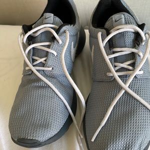 NEW Nike sneakers, 6.0, grey with black soles